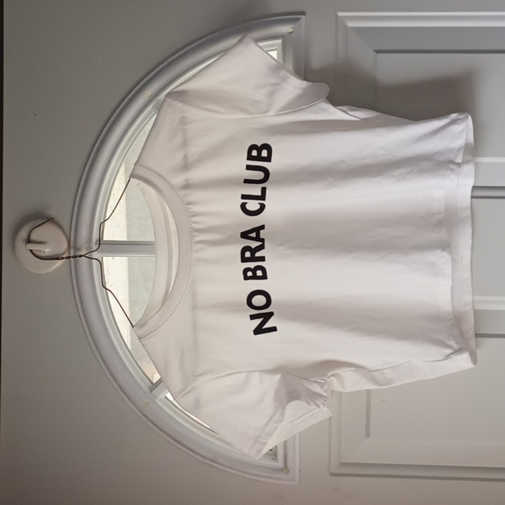 Cropped No Bra Club T shirt